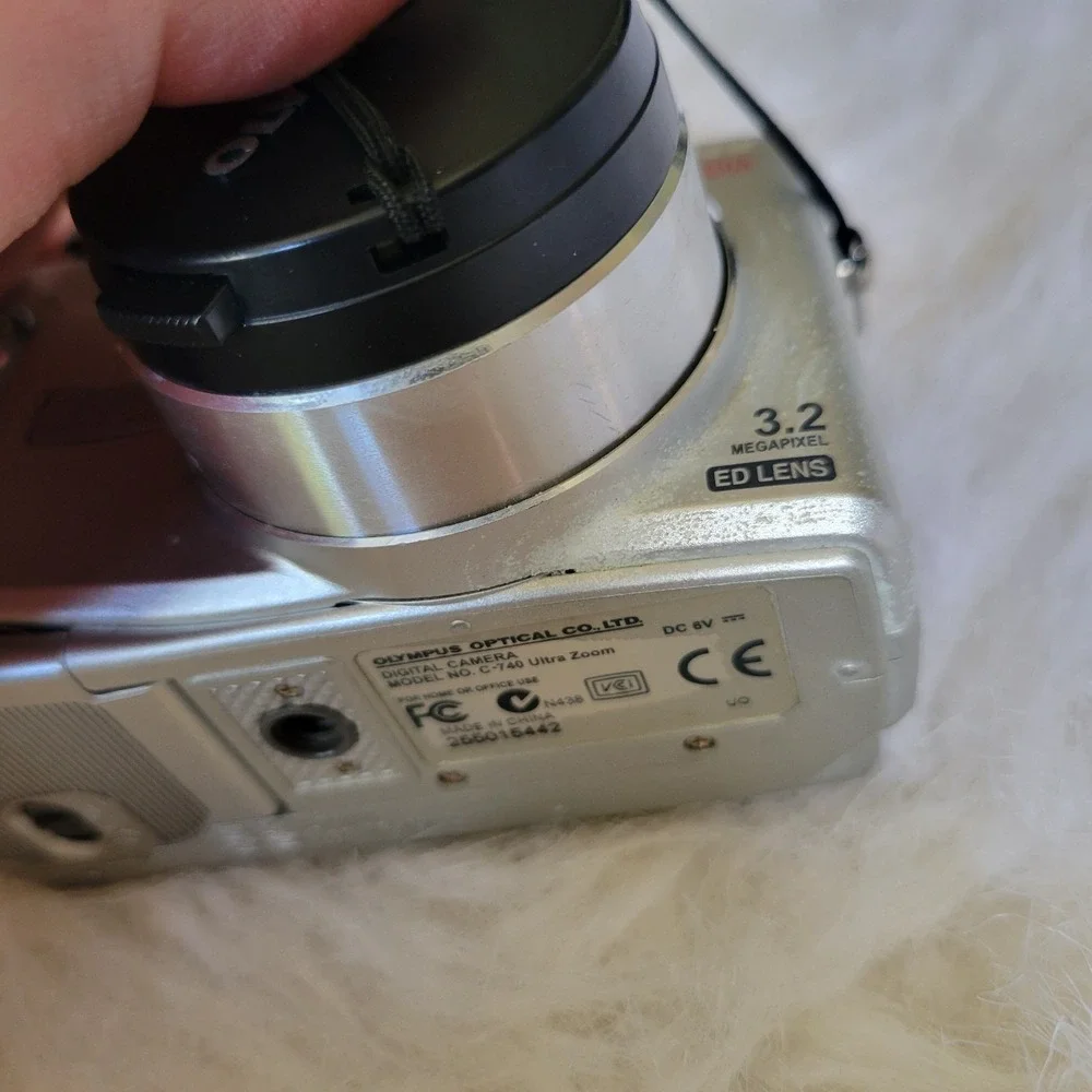 Olympus CAMEDIA C-740 Ultra Zoom 3.2MP Digital Camera Untested Turns On‎